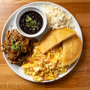 DESAYUNO CRIOLLO