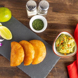 CESTA DE EMPANADAS VARIADAS