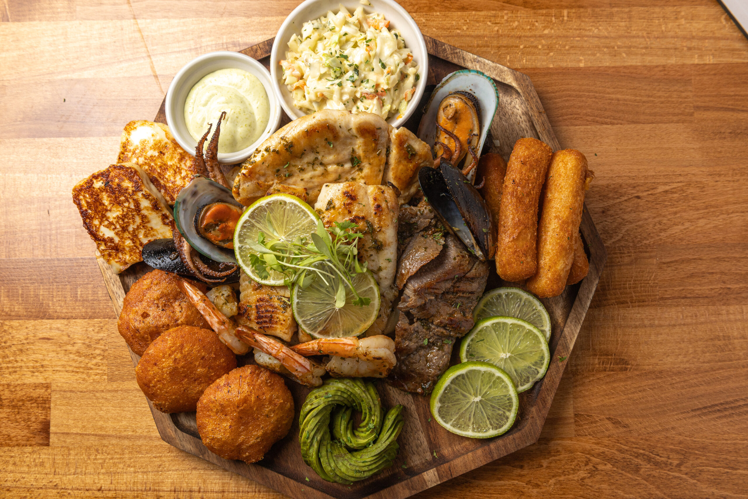 PARRILLA MAR Y TIERRA
